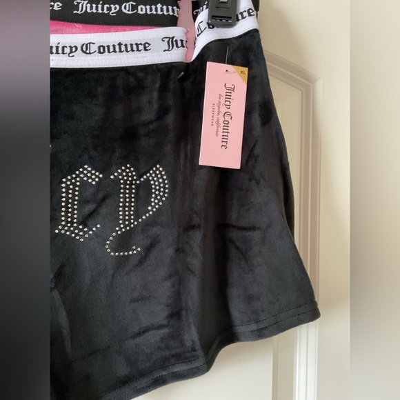 Juicy couture 2 pack shorts 🩳 - Picture 4 of 6